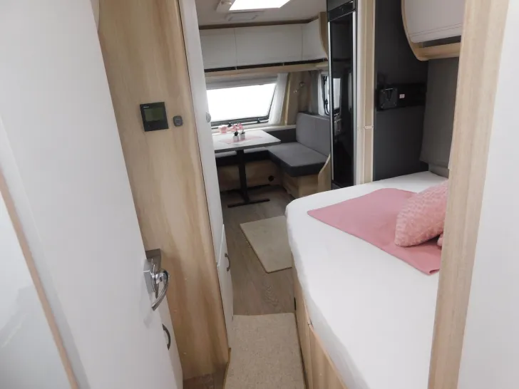 Fahrzeugbild Hobby De Luxe 495 WFB Combi6E, TV-Halter, 1800Kg #23