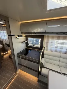 Fahrzeugbild Roller Team Zefiro Power Edition 266 P 180PS 4400kg TV WIFI #13