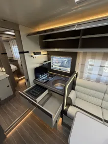 Fahrzeugbild Roller Team Zefiro Power Edition 266 P 180PS 4400kg TV WIFI #14