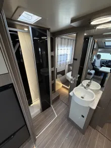 Fahrzeugbild Roller Team Zefiro Power Edition 266 P 180PS 4400kg TV WIFI #18