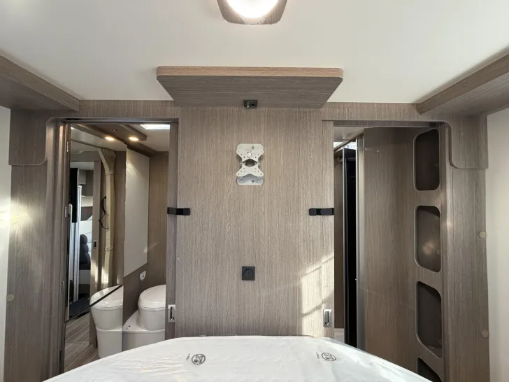 Fahrzeugbild Roller Team Zefiro Power Edition 266 P 180PS 4400kg TV WIFI #23