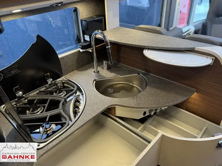 Fahrzeugbild Carthago chic c-line I 4.9 LE L Hubstützen, Solar! #14