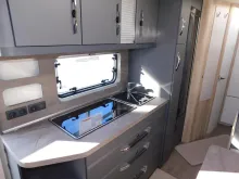 Fahrzeugbild Hobby De Luxe 545 KMF Combi6E, 2T, Fahrradträger #8