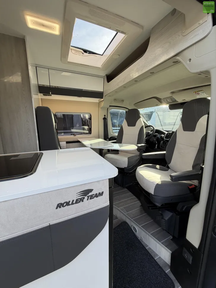 Fahrzeugbild Roller Team Livingstone GO K2 Solar Extra Safety ACC 2026 #8