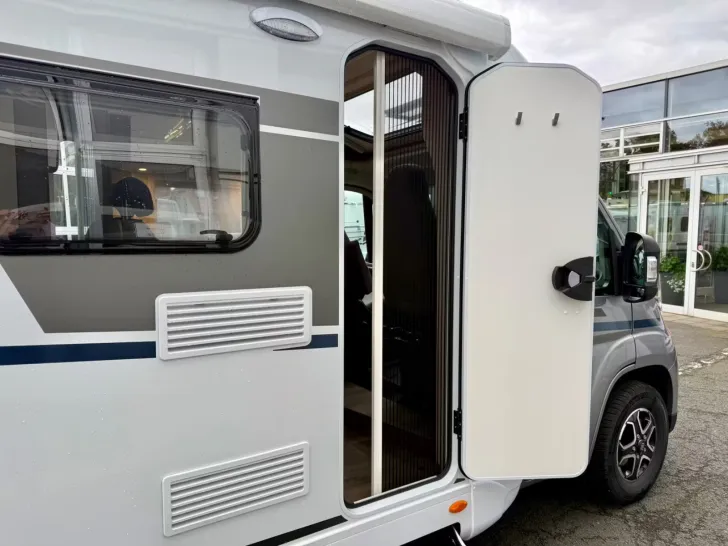 Fahrzeugbild Carado VAN 337 #12