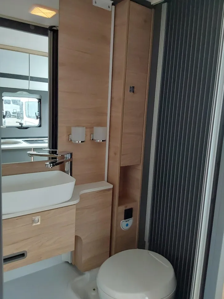 Fahrzeugbild Dethleffs Globebus Camp Active T 4 ACC, 8G-Autom., 2. RFK #14