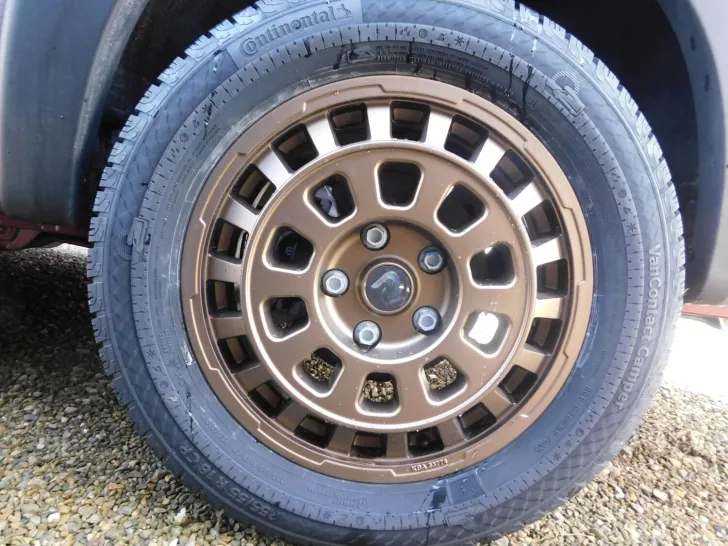 Fahrzeugbild Dethleffs Globetrail 75K 640 ES 8G-Automatik, Combi 6DE #7