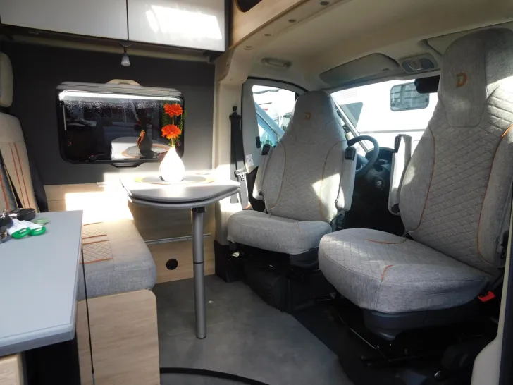 Fahrzeugbild Dethleffs Globetrail 75K 640 ES 8G-Automatik, Combi 6DE #9