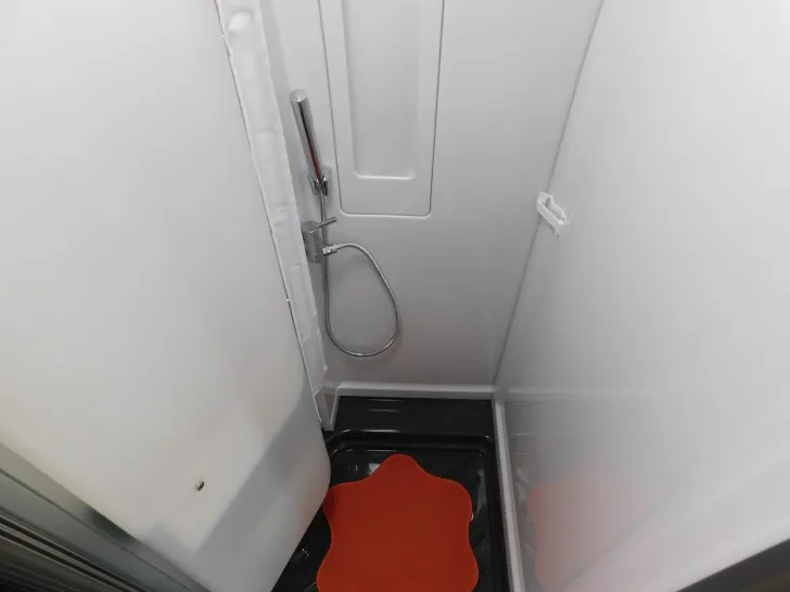 Fahrzeugbild Dethleffs Globetrail 75K 640 ES 8G-Automatik, Combi 6DE #14