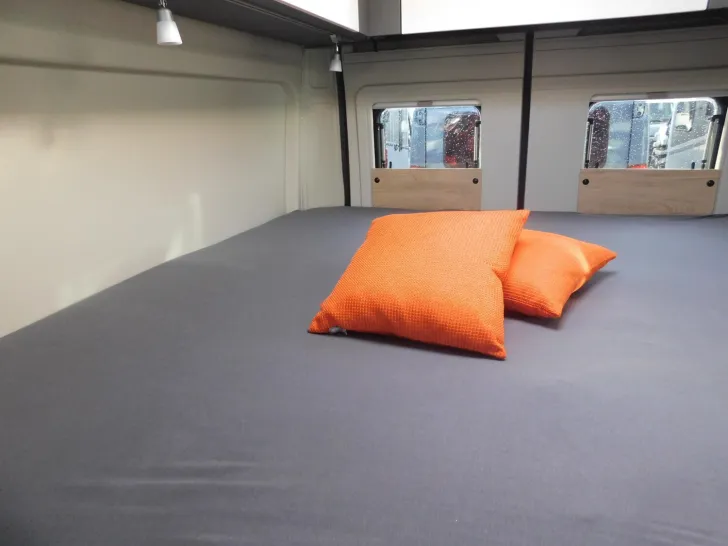 Fahrzeugbild Dethleffs Globetrail 75K 640 ES 8G-Automatik, Combi 6DE #15