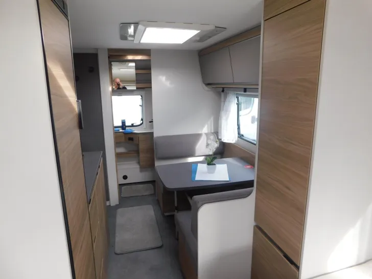 Fahrzeugbild Dethleffs Nomad 490 EST ATC+Duo-Control+Bugfenster+1800g #9