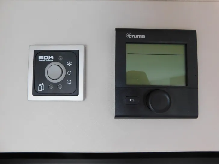 Fahrzeugbild Dethleffs Nomad 490 EST ATC+Duo-Control+Bugfenster+1800g #18