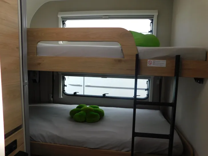 Fahrzeugbild Dethleffs Camper 540 QMK Dusch-&Sicherheitspaket, 2T-Achse #14