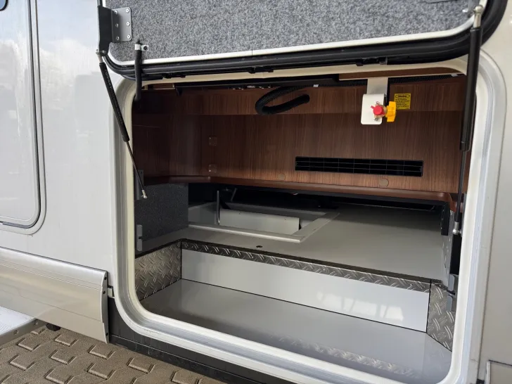 Fahrzeugbild Carthago chic e-line I 61 XL LE MB*170PS*5,5to. #15