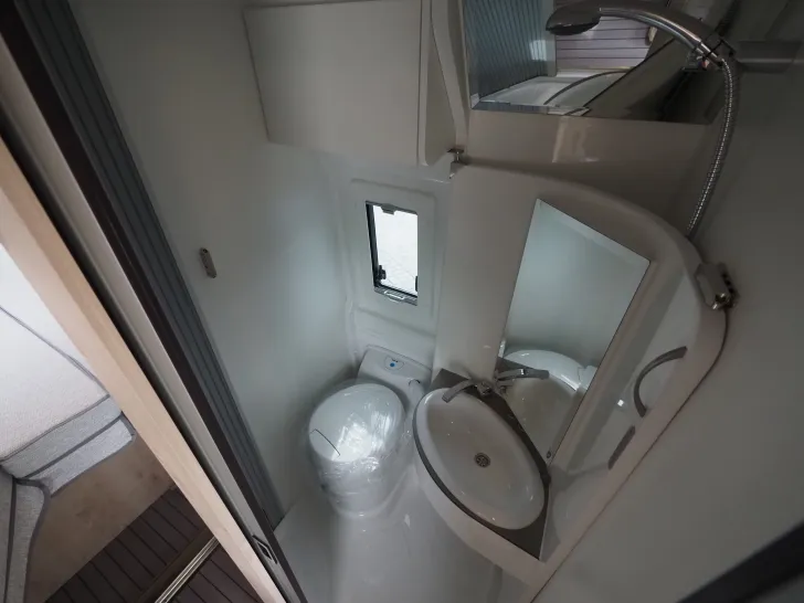 Fahrzeugbild Clever Runner, Schwenkbad, Tageszulassung ! #16