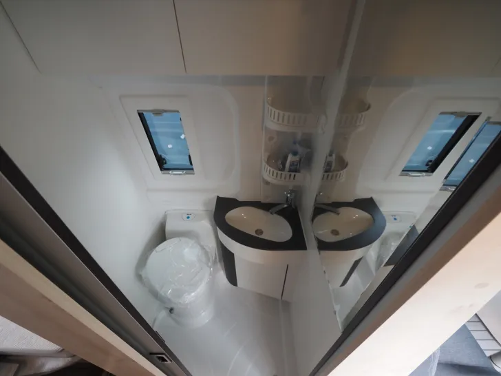 Fahrzeugbild Clever Runner 636, D+E Heizung, Tageszulassung! #13