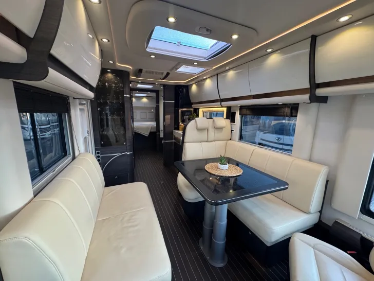 Fahrzeugbild Concorde Charisma 900 M *1. Hand*Hubstützen*Zeder*CL #10