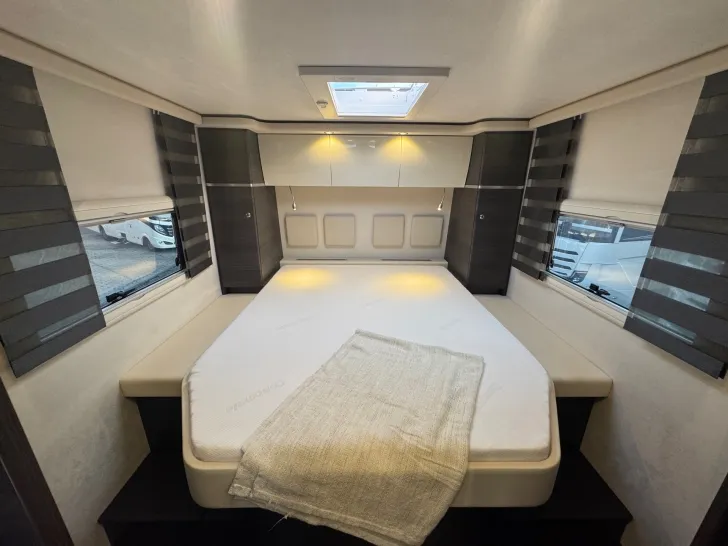 Fahrzeugbild Concorde Charisma 900 M *1. Hand*Hubstützen*Zeder*CL #15