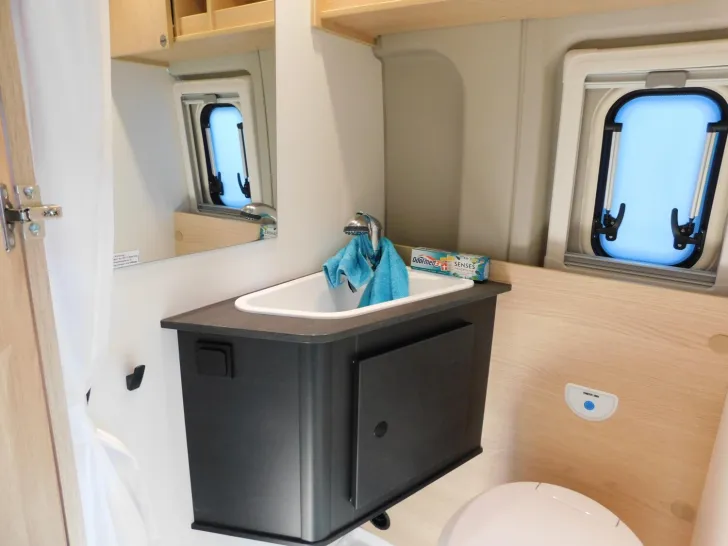 Fahrzeugbild Sunlight Adventure Cliff 540 ACC+Automatik+Navi+Combi4D #21