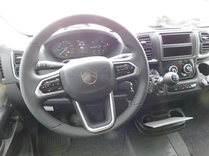 Fahrzeugbild Sunlight Sub TS 67 Markise, Radträger, Hubbett #7