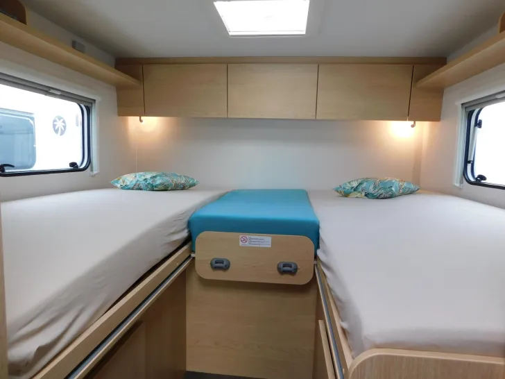 Fahrzeugbild Sunlight Sub TS 67 Markise, Radträger, Hubbett #14