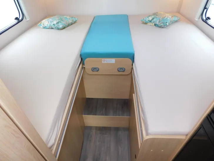 Fahrzeugbild Sunlight Sub TS 67 Markise, Radträger, Hubbett #15