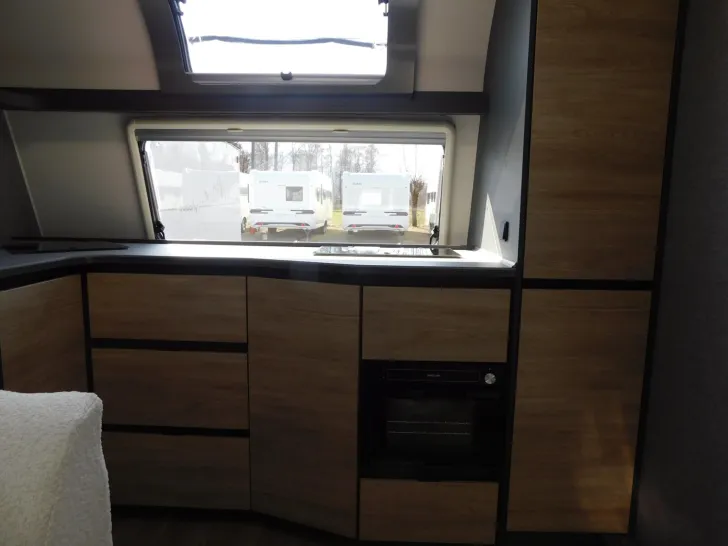 Fahrzeugbild Dethleffs Beduin Scandinavia 690 BQT Winterpaket + TV-Lift #9