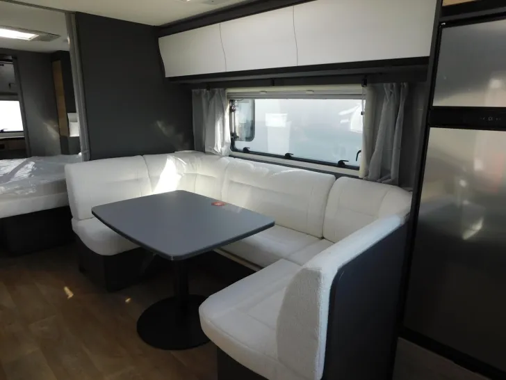 Fahrzeugbild Dethleffs Beduin Scandinavia 690 BQT Winterpaket + TV-Lift #10