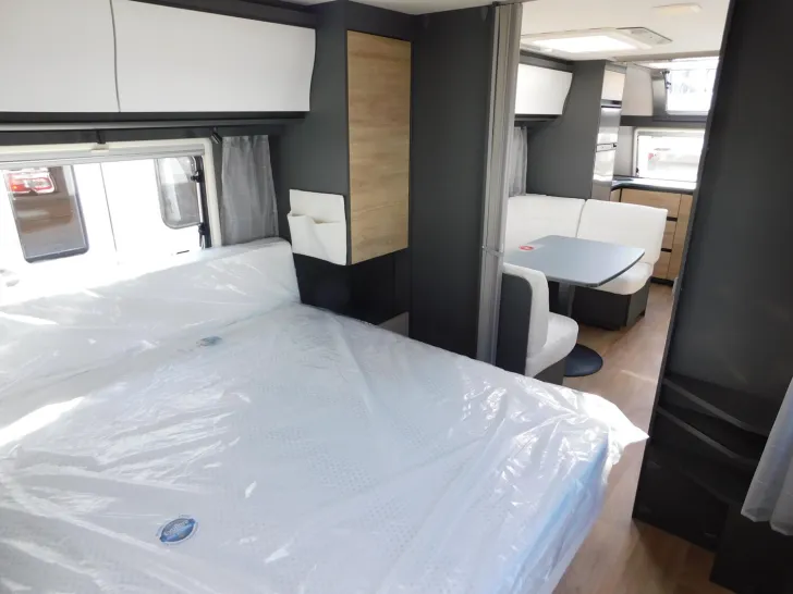 Fahrzeugbild Dethleffs Beduin Scandinavia 690 BQT Winterpaket + TV-Lift #13