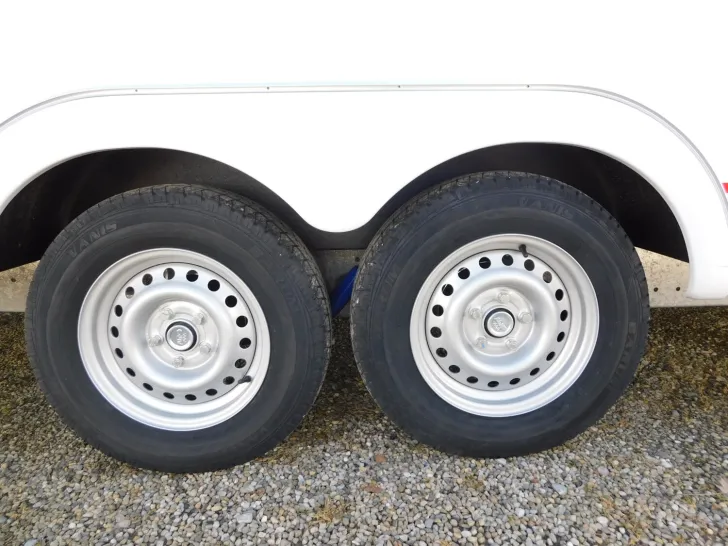 Fahrzeugbild Dethleffs Beduin Scandinavia 690 BQT Winterpaket + TV-Lift #19