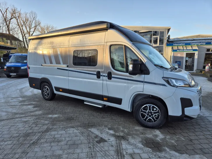 Fahrzeugbild Carado CV640 PRO+ Aufstelldach*Schwenkbad* #4