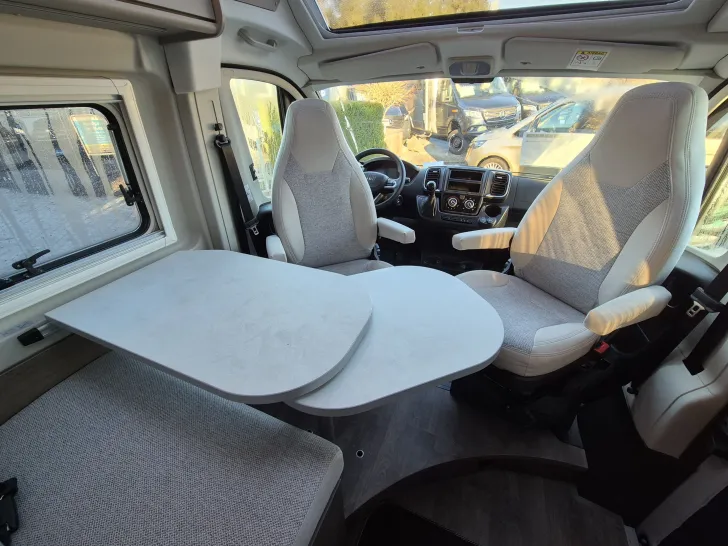 Fahrzeugbild Carado CV640 PRO+ Aufstelldach*Schwenkbad* #17