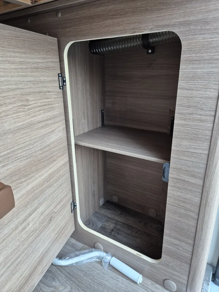 Fahrzeugbild Carado CV640 PRO+ Aufstelldach*Schwenkbad* #35