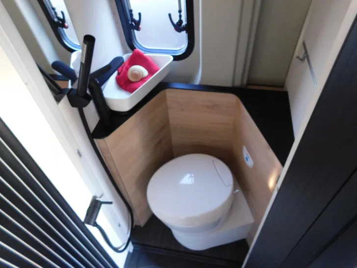 Fahrzeugbild Dethleffs Globetrail 540 DR Fiat 95-Jahre-Paket + Combi6D #13