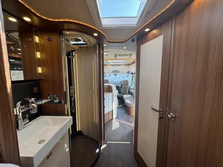 Fahrzeugbild Carthago chic e-line I 61 XL LE *MB 170 PS*Automatik*5,5 to. #13