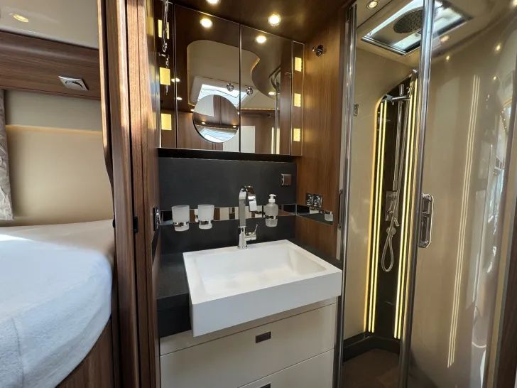 Fahrzeugbild Carthago chic e-line I 61 XL LE *MB 170 PS*Automatik*5,5 to. #10