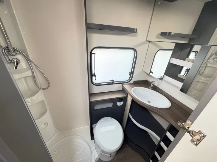 Fahrzeugbild Hobby Excellent Edition 545 KMF Auflastung 2.000kg #9