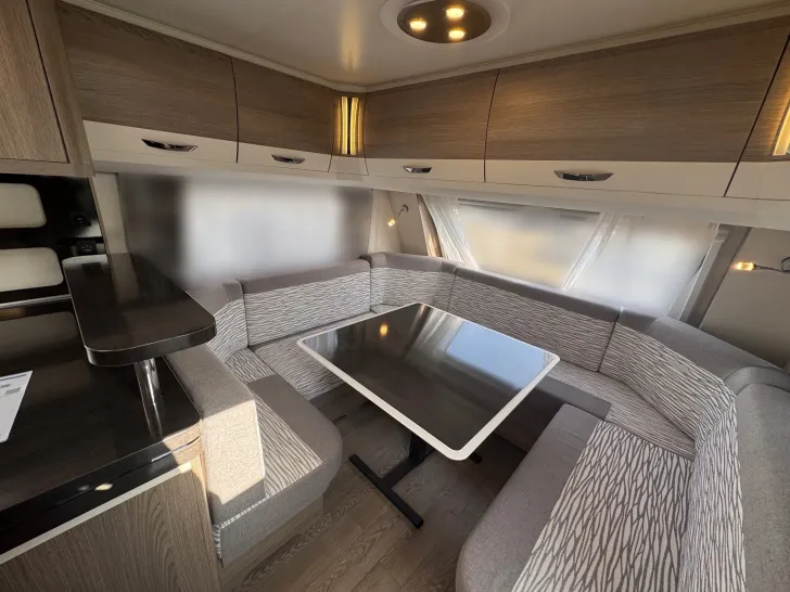 Fahrzeugbild Hobby Prestige 720 WLC Mover*Vorzelt #5