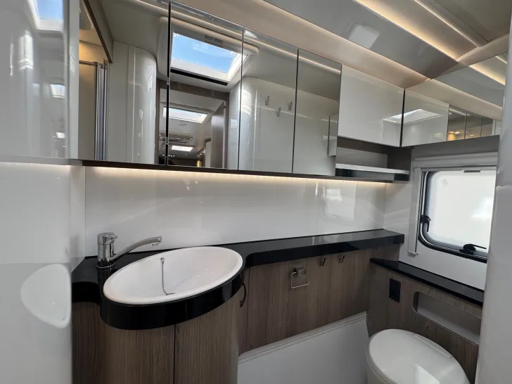 Fahrzeugbild Hobby Prestige 720 WLC Mover*Vorzelt #11