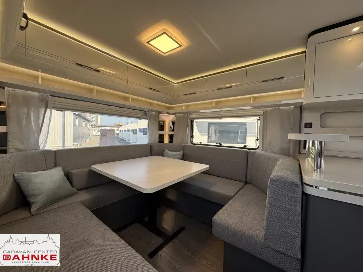 Fahrzeugbild Hobby Excellent 560 CFe Fussbodenerwärmung + Autark #9