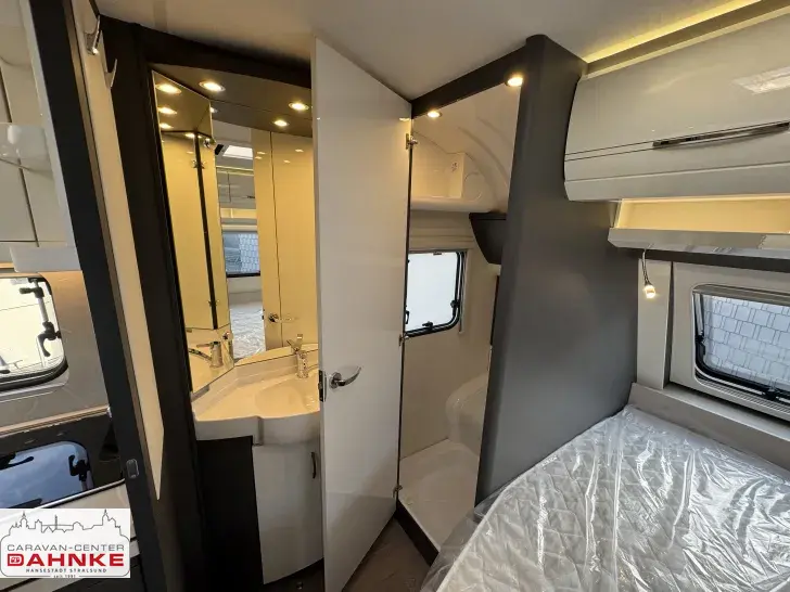 Fahrzeugbild Hobby Excellent 560 CFe Fussbodenerwärmung + Autark #12