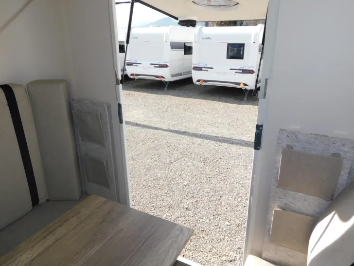 Fahrzeugbild Hobby Beachy 360 #15