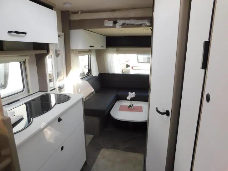 Fahrzeugbild Dethleffs c-go Active 525 KR up 7 Schlafplätze möglich !! #10