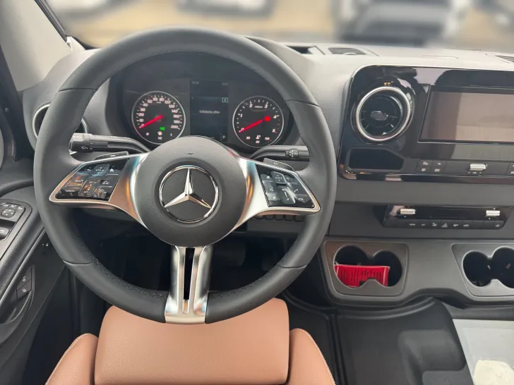 Fahrzeugbild Hymer Camper Van Grand Canyon S 600 X-Bull Exklusiv Umbau #8