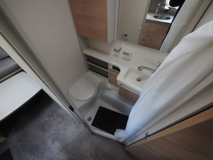 Fahrzeugbild Dethleffs Nomad 530 DR, DuoControl, Duschpaket, uvm. #15