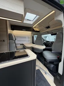 Fahrzeugbild Challenger Van Sport Edition V217 Arctic Drive ACC Safety #8