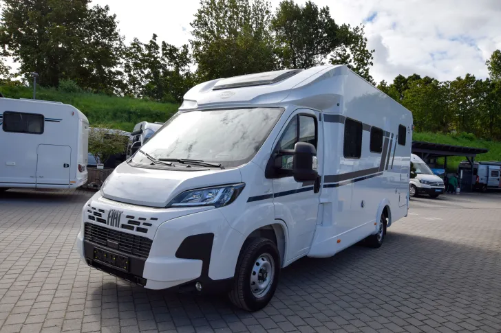 Fahrzeugbild Carado T338 *Hubbett*Faltverdunkelung* #5