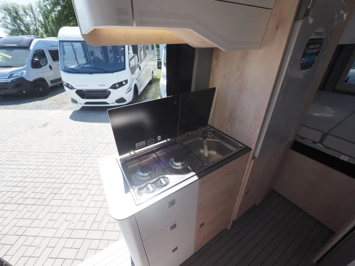 Fahrzeugbild Clever Celebration, Truma D/E, Schwenkbad, Tageszul. #9