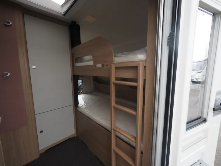 Fahrzeugbild Dethleffs Aero Up 460 KR, Touring, Styling, Duschpakete #6