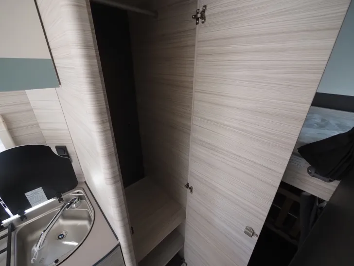 Fahrzeugbild Dethleffs C'Joy 410 LK, Dynamikpaket, Badfenster #9